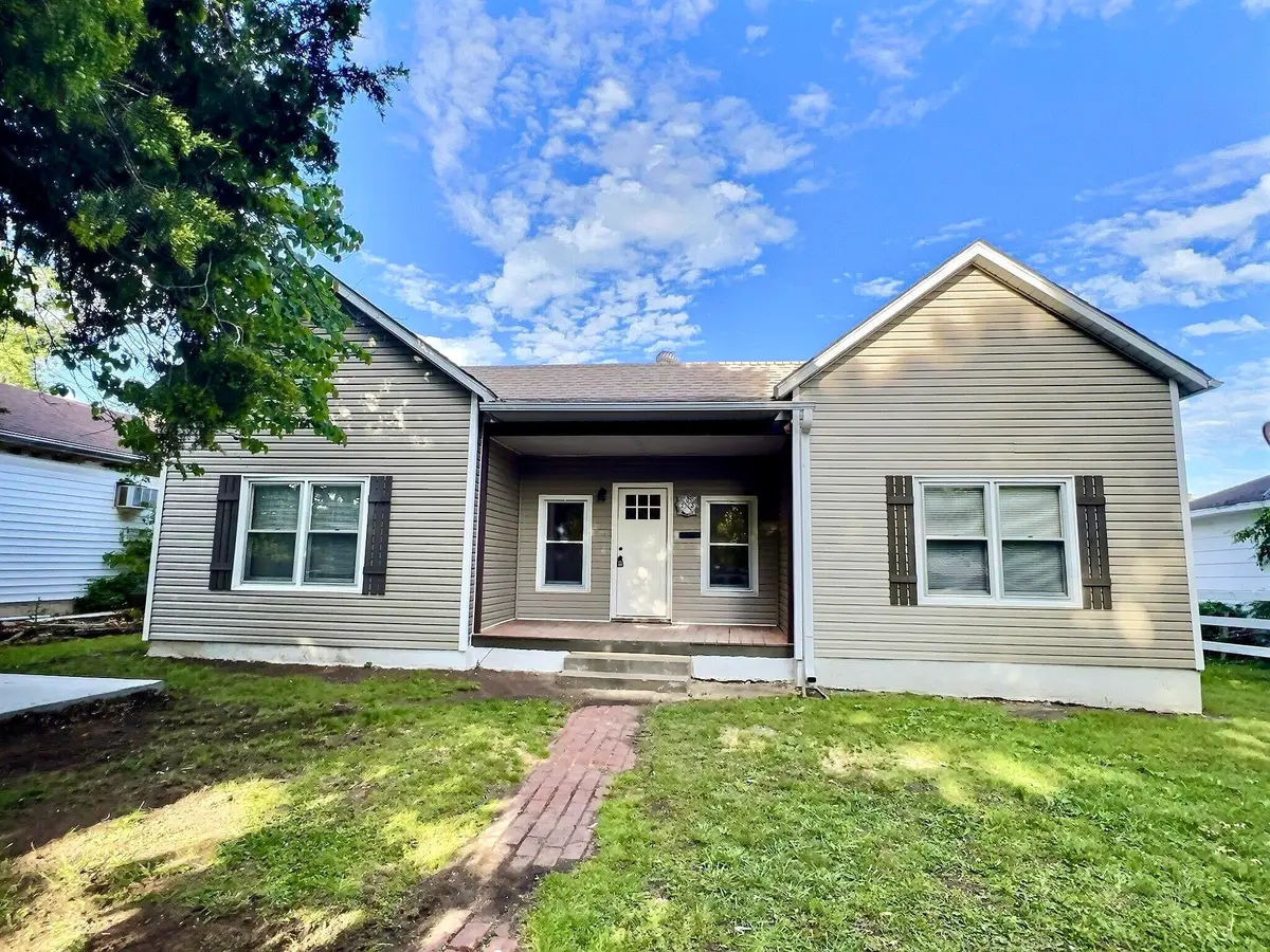 203 N Lincoln Avenue, Monett, MO 65708 - #1