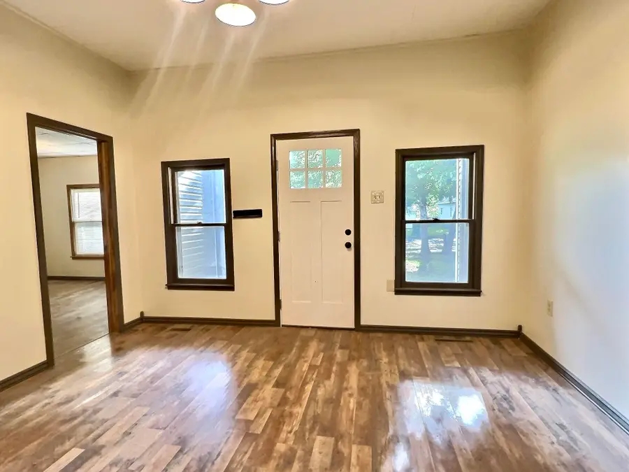 203 N Lincoln Avenue, Monett, MO 65708 - #3