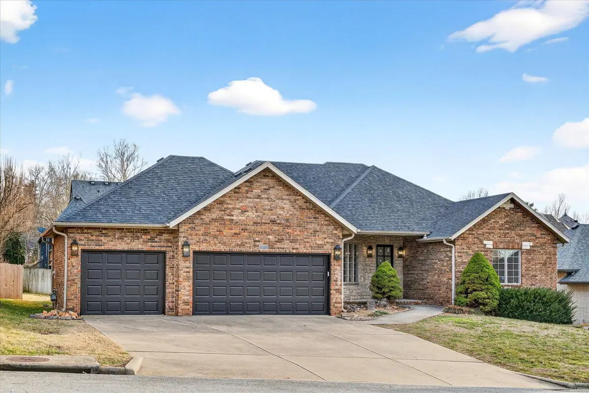930 E Canterbury Street, Springfield, MO 65810 - #1
