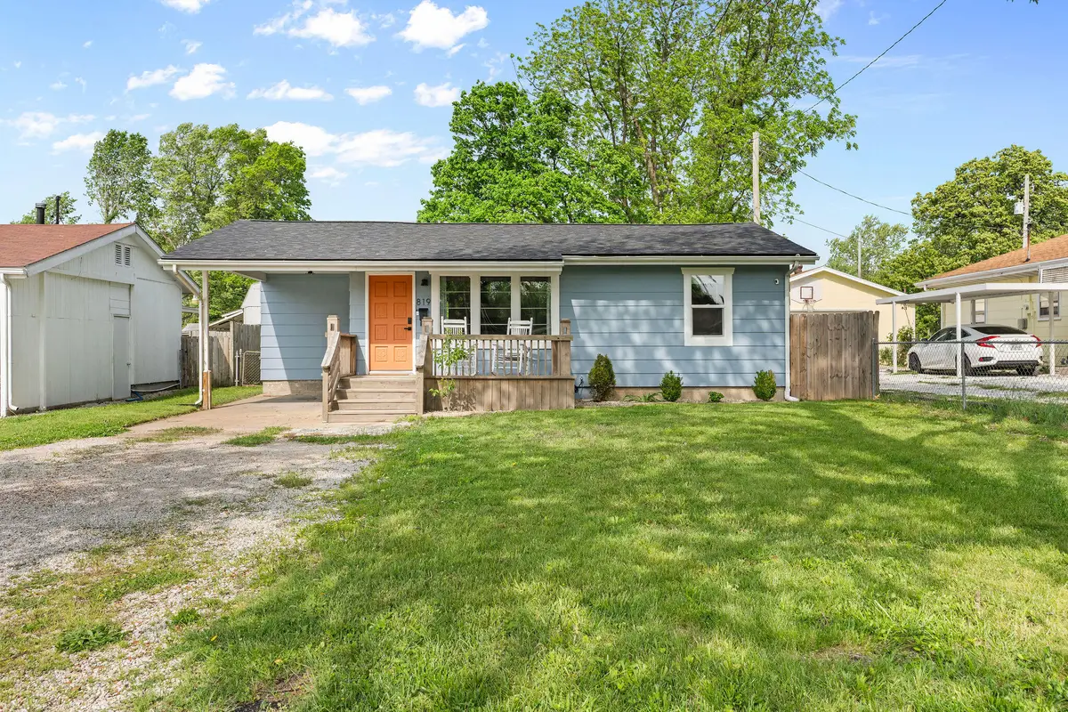819 N Brown Avenue, Springfield, MO 65802 - #1