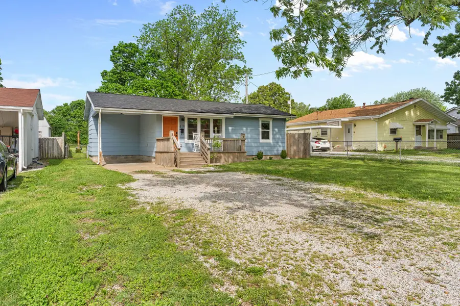 819 N Brown Avenue, Springfield, MO 65802 - #3