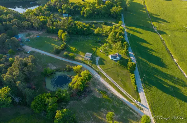 1659 County Road 1030, Willow Springs, MO 65793