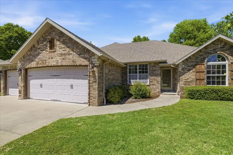 3277 W Cardinal Street, Springfield, MO 65810 - #3