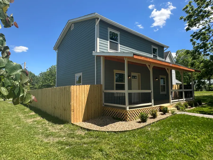 230 S Elm Street, Mountain Grove, MO 65711 - #2