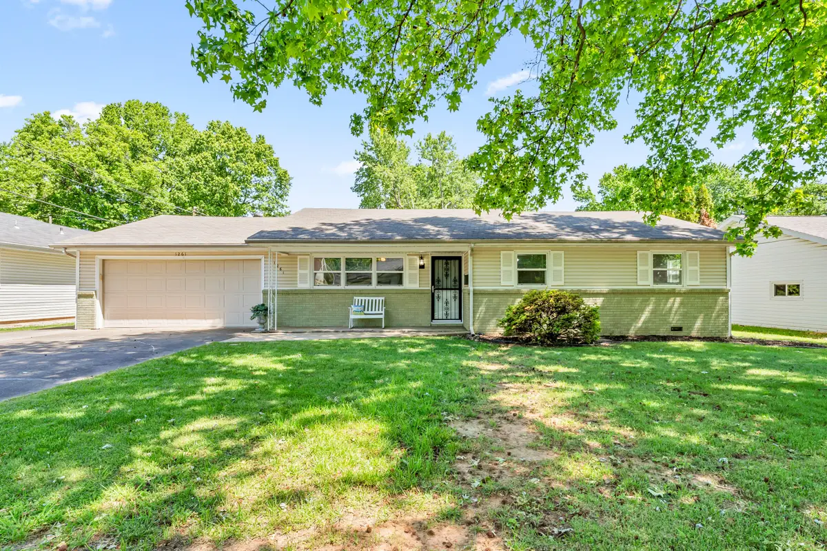 1261 E Gretna Street, Springfield, MO 65804 - #1