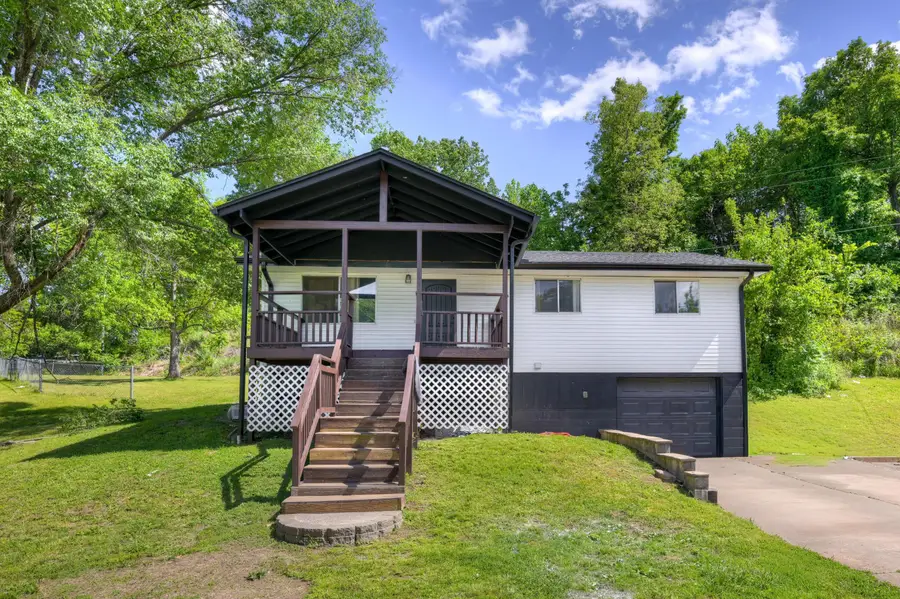 1411 Knapp Court, Neosho, MO 64850 - #2