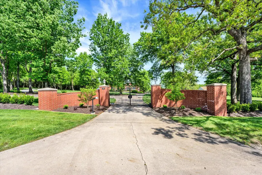 1690 S Royal Drive, Springfield, MO 65809 - #2