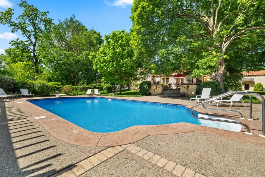 1655 E Walnut Street, Springfield, MO 65802 - #3