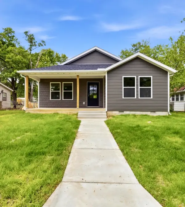 915 S Hudson Avenue, Aurora, MO 65605