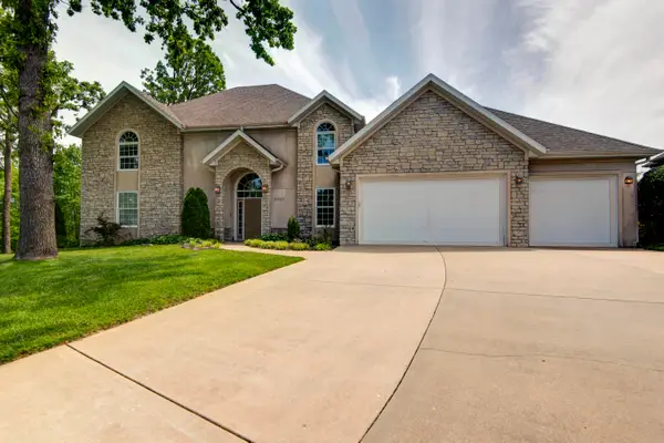 2938 W Oakhaven Lane, Springfield, MO 65810