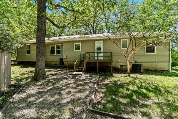 1133 E 318th Road, Flemington, MO 65650