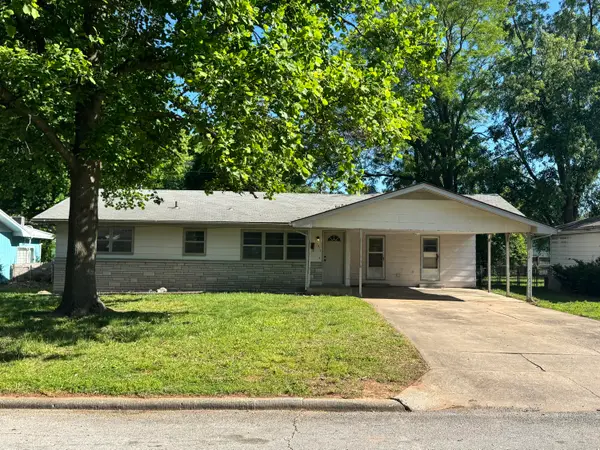 1317 E Cambridge Street, Springfield, MO 65804