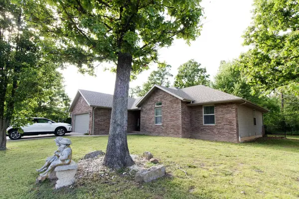 1027 Nickolas Street, Aurora, MO 65605