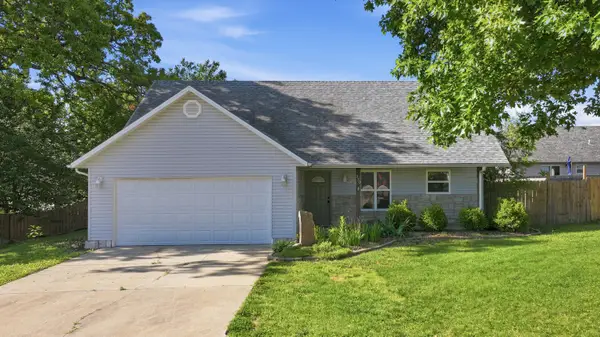 130 Hemlock Court, Hollister, MO 65672