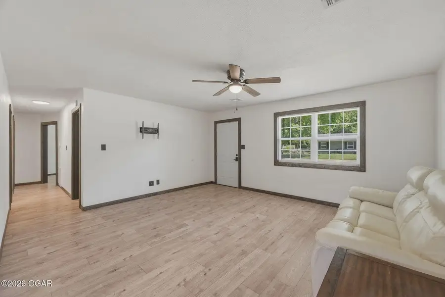 801 Riverside Drive, Neosho, MO 64850 - #3