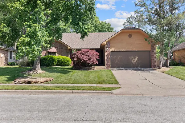 4736 S Stewart Avenue, Springfield, MO 65804