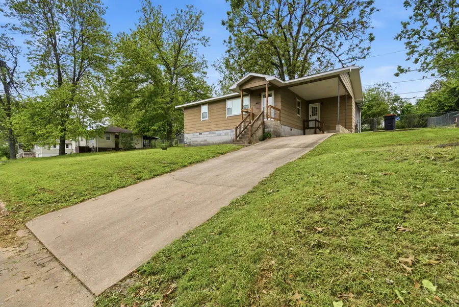 1417 Oakhill Drive, Cassville, MO 65625 - #3