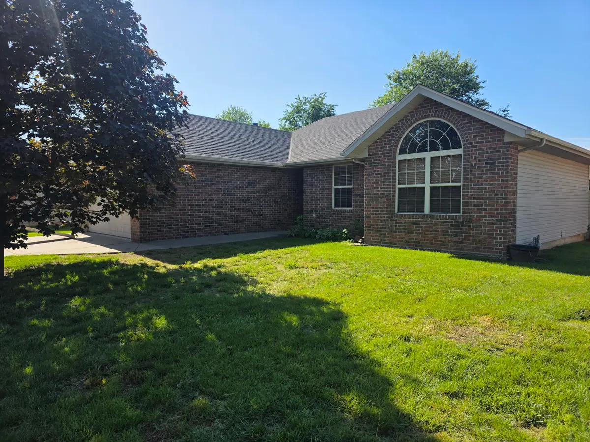 988 W Bates Drive, Nixa, MO 65714 - #1