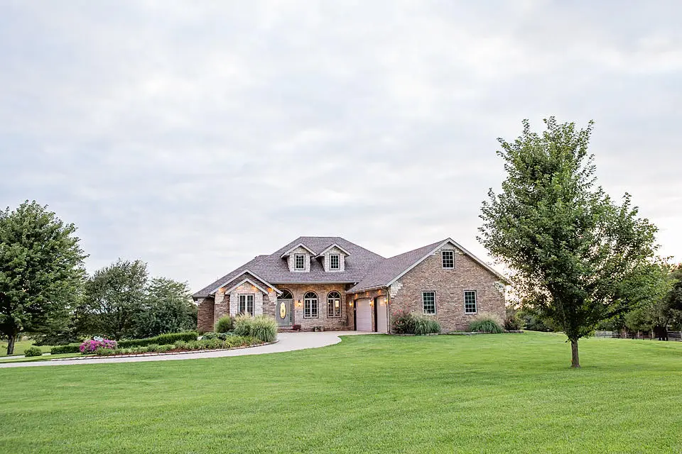 5609 N Farm Road 183, Springfield, MO 65803 - #1