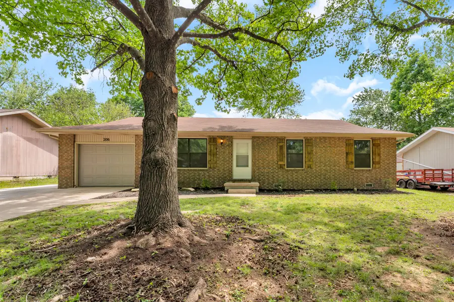 206 E Scott Wayne Drive, Nixa, MO 65714 - #2