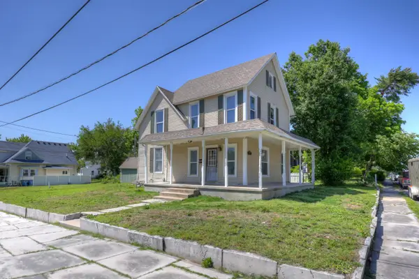 813 Lyon Street, Carthage, MO 64836