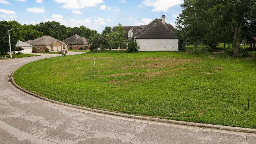 8302 Rolling Hills Drive, Nixa, MO 65714 - #2
