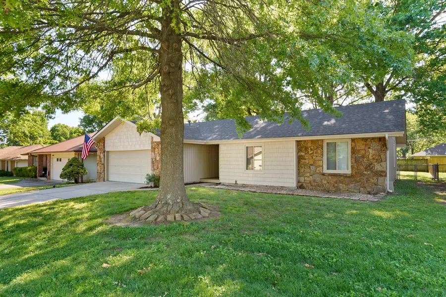 3267 S Benton Avenue, Springfield, MO 65807 - #3