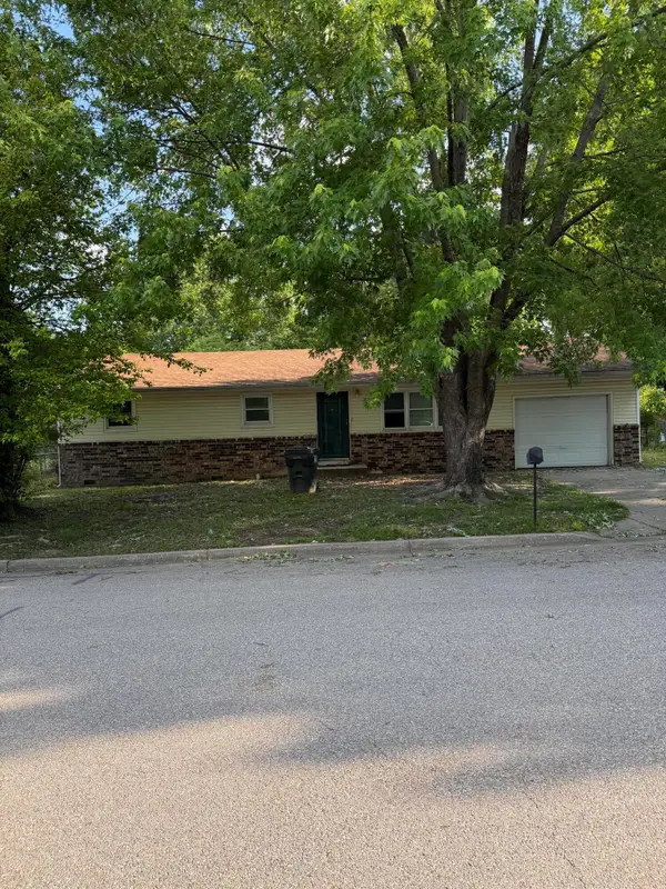 619 W Elm Street, Aurora, MO 65605