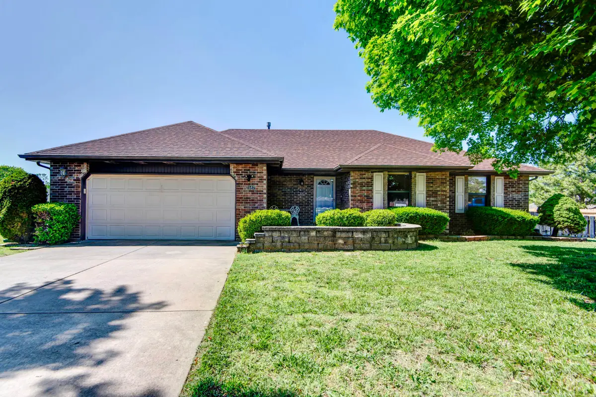 3587 W Shawnee Place, Springfield, MO 65810 - #1