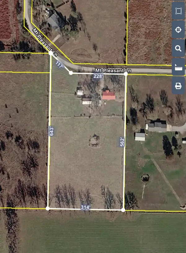 36 Mt Pleasant Lane, Elkland, MO 65644