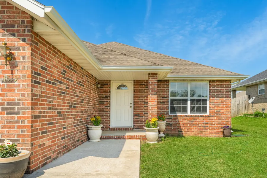 3519 S Glen View Avenue, Springfield, MO 65804 - #3