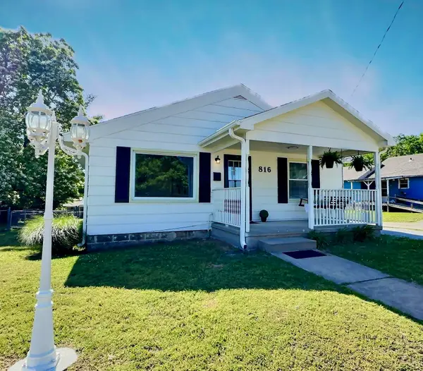 816 S College Street, Nevada, MO 64772