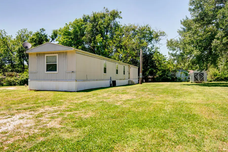 1105 S Golden Avenue, Springfield, MO 65802 - #2