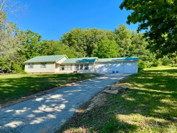 464 N Main Street, Salem, AR 72576