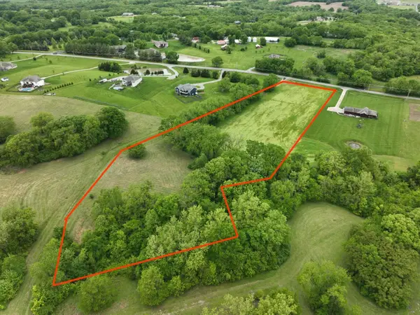 21201 E Blue Mills Road, Independence, MO 64058