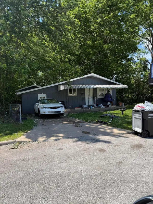 2665 N Eloise Avenue, Springfield, MO 65803