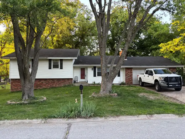 1011 W Crestview Lane, Republic, MO 65738