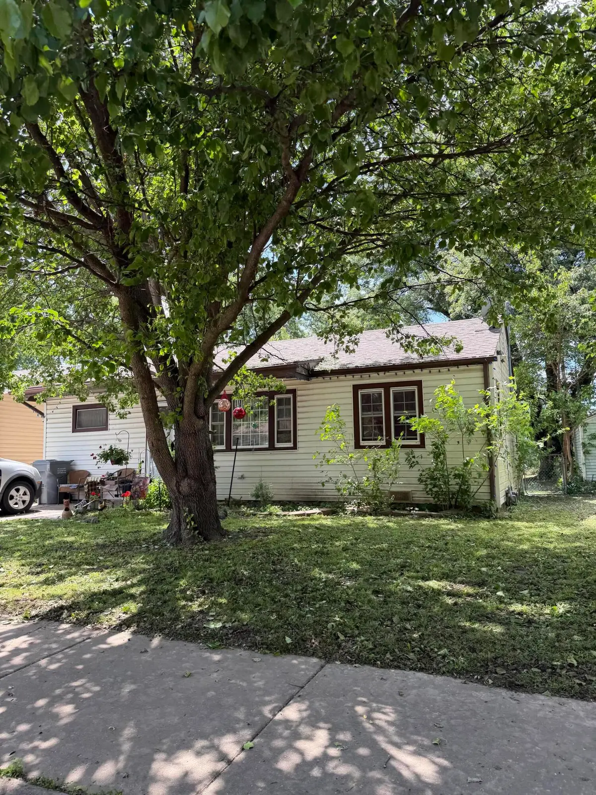 829 N Farmer Avenue, Springfield, MO 65802 - #1