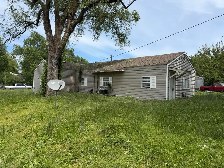 1330 W Thoman Street, Springfield, MO 65803 - #3