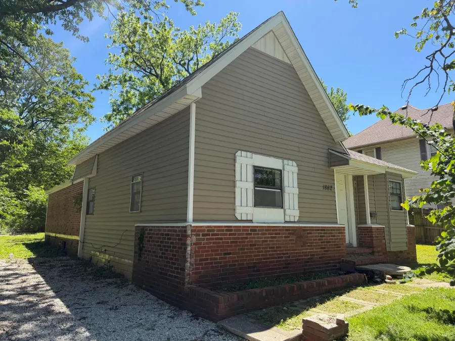 1882 N Jefferson Avenue, Springfield, MO 65803 - #2