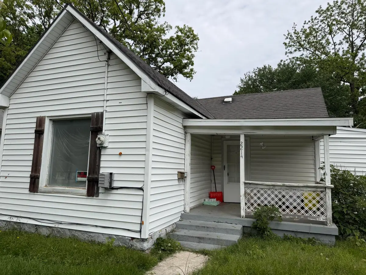 2214 N Travis Avenue, Springfield, MO 65803 - #1