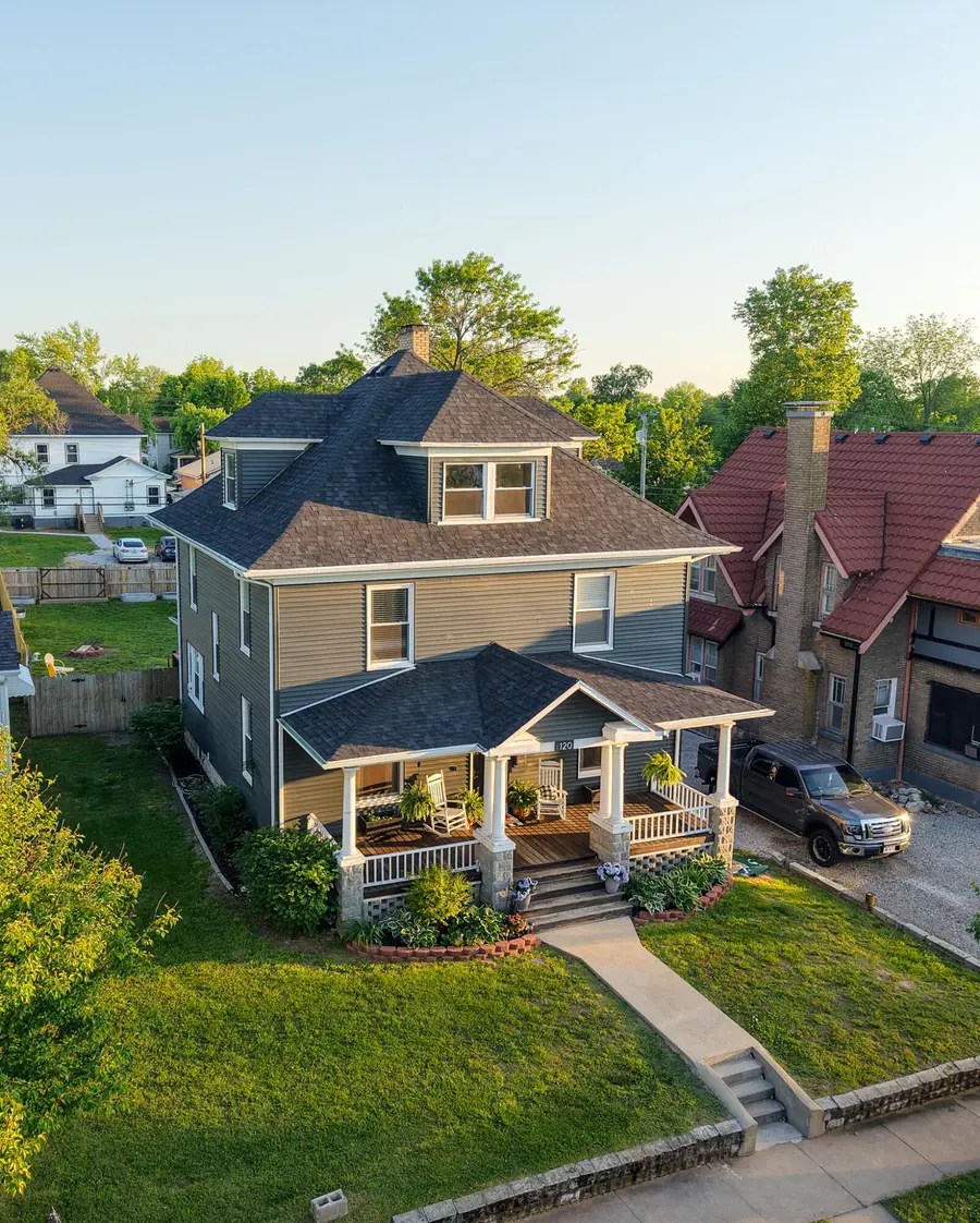 120 W Locust Street, Aurora, MO 65605 - #2