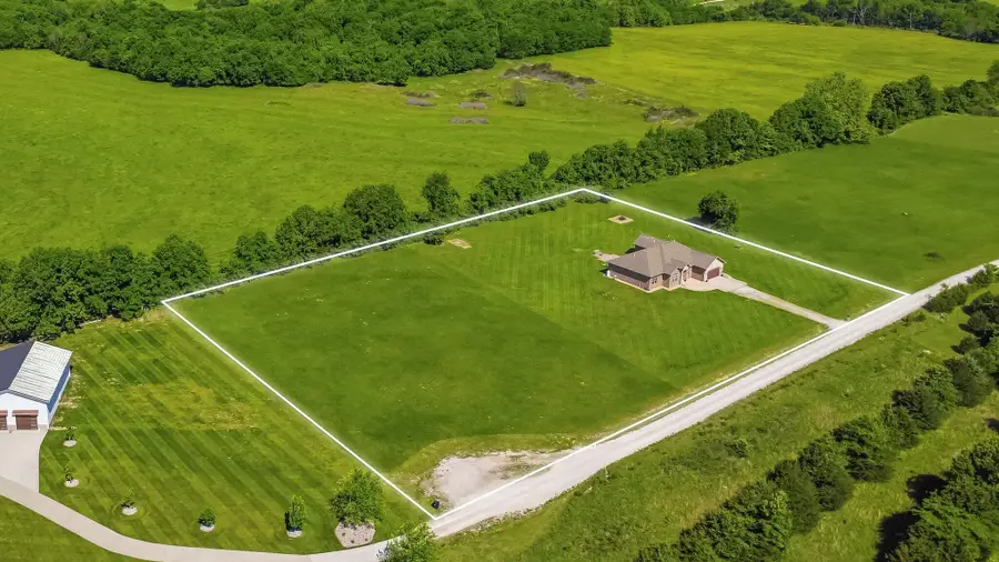 294 Village Drive, Marshfield, MO 65706 - #2