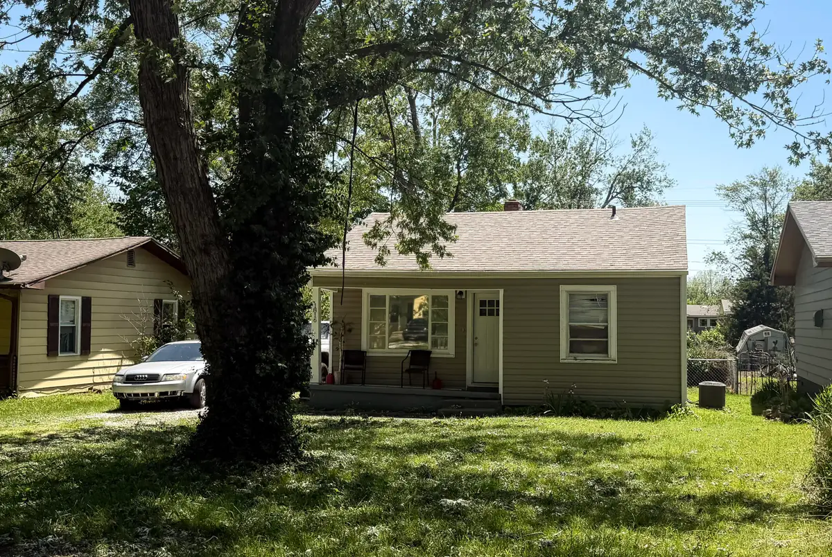 1816 W Scott Street, Springfield, MO 65802 - #1