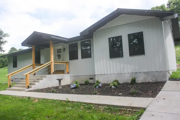 1526 Ozark Road, Crane, MO 65633