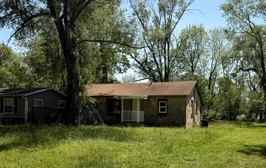 2730 W Chestnut Street, Springfield, MO 65802 - #2