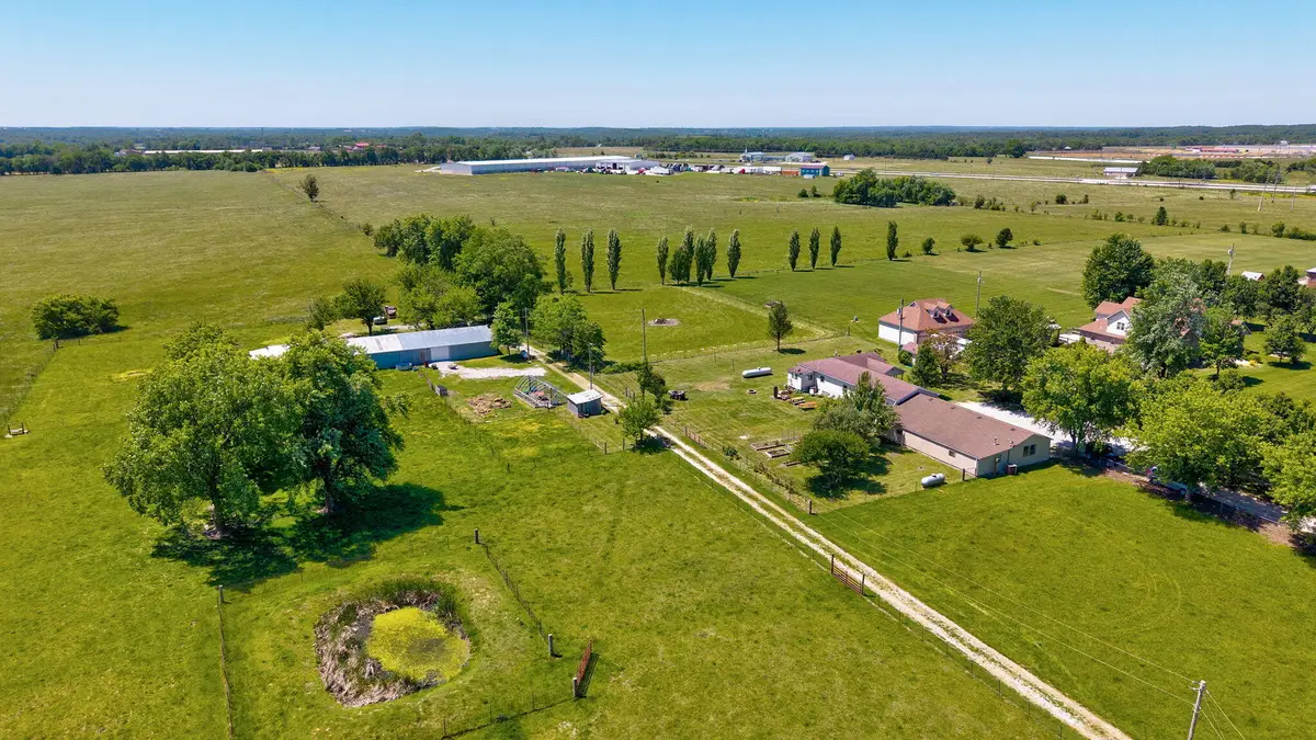 1392 Highway Y, Bolivar, MO 65613 - #1