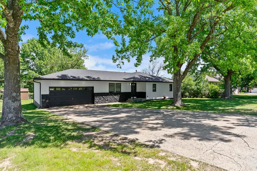 1209 E Mccracken Road, Ozark, MO 65721 - #3