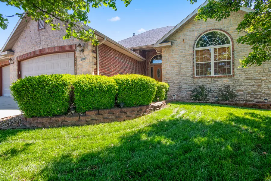 3746 N Croswell Avenue, Springfield, MO 65803 - #2