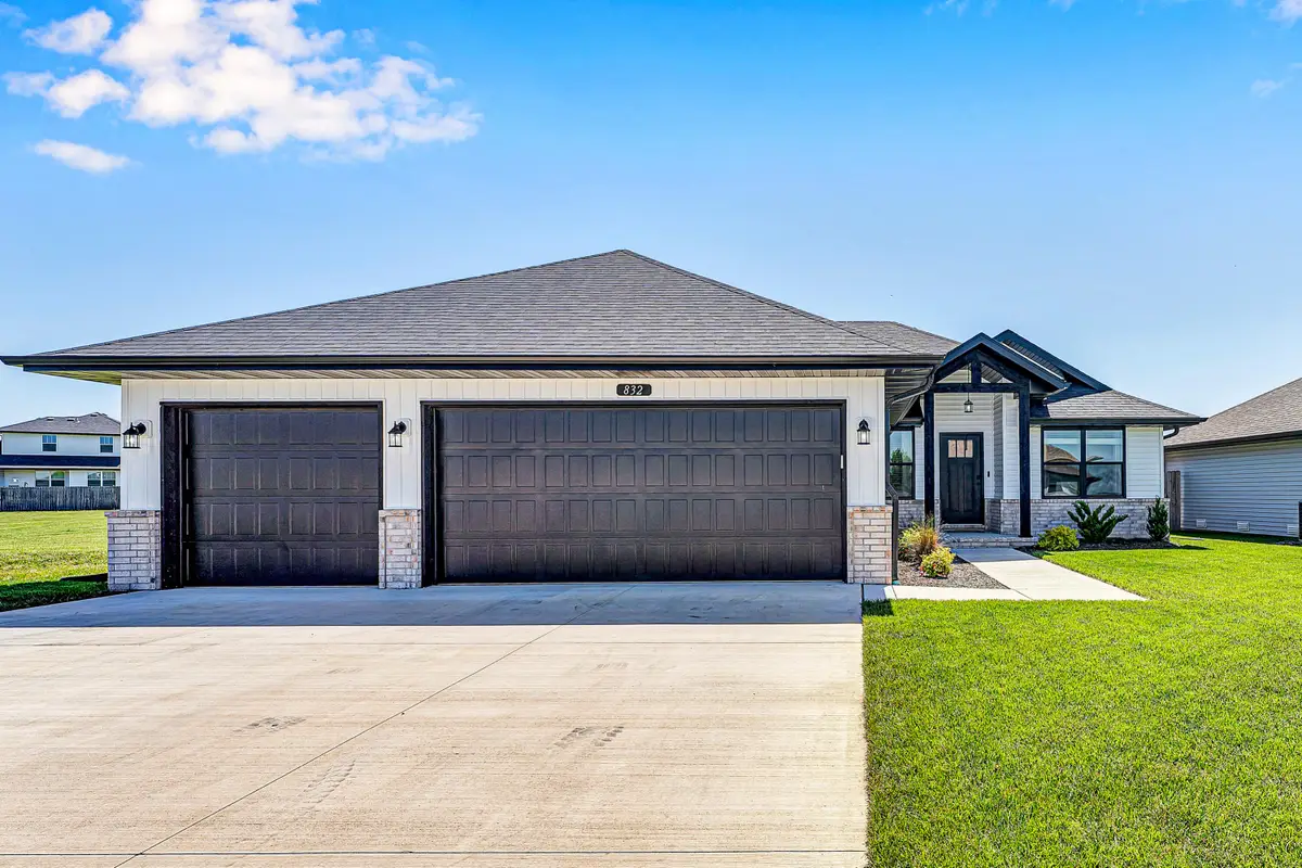 832 S Parkside Circle, Nixa, MO 65714 - #1